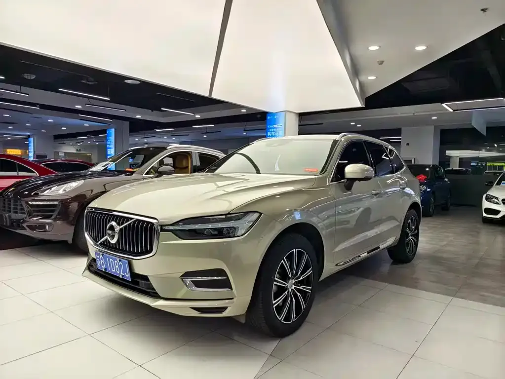 Volvo XC60 2021 из CN, фото 1
