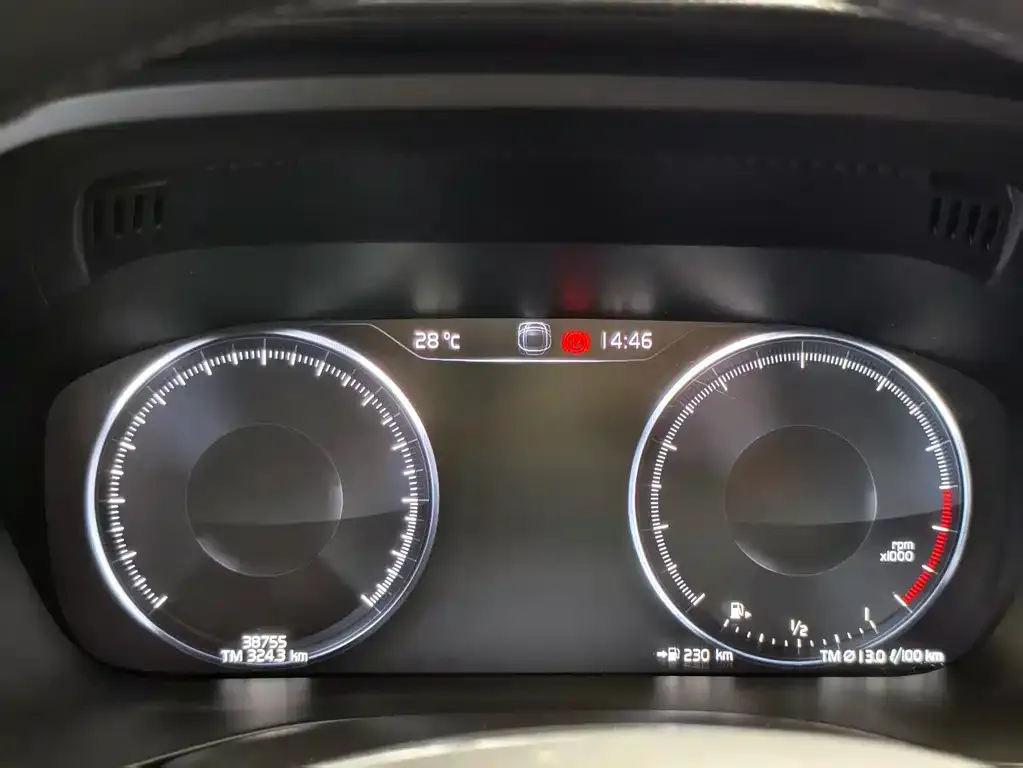 Volvo XC60 2021 из CN, фото 4