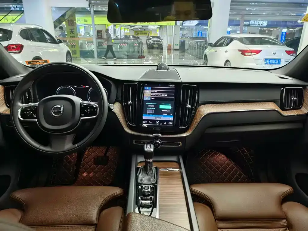 Volvo XC60 2021 из CN, фото 8
