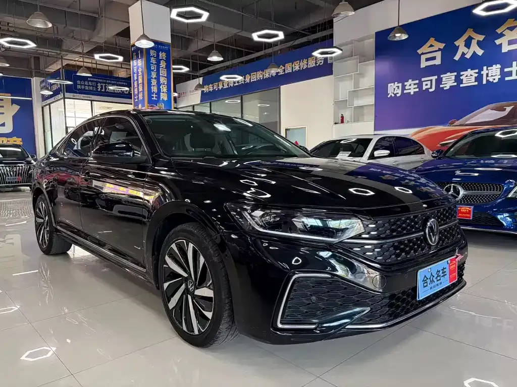 Volkswagen Passat 2022 из CN, фото 2