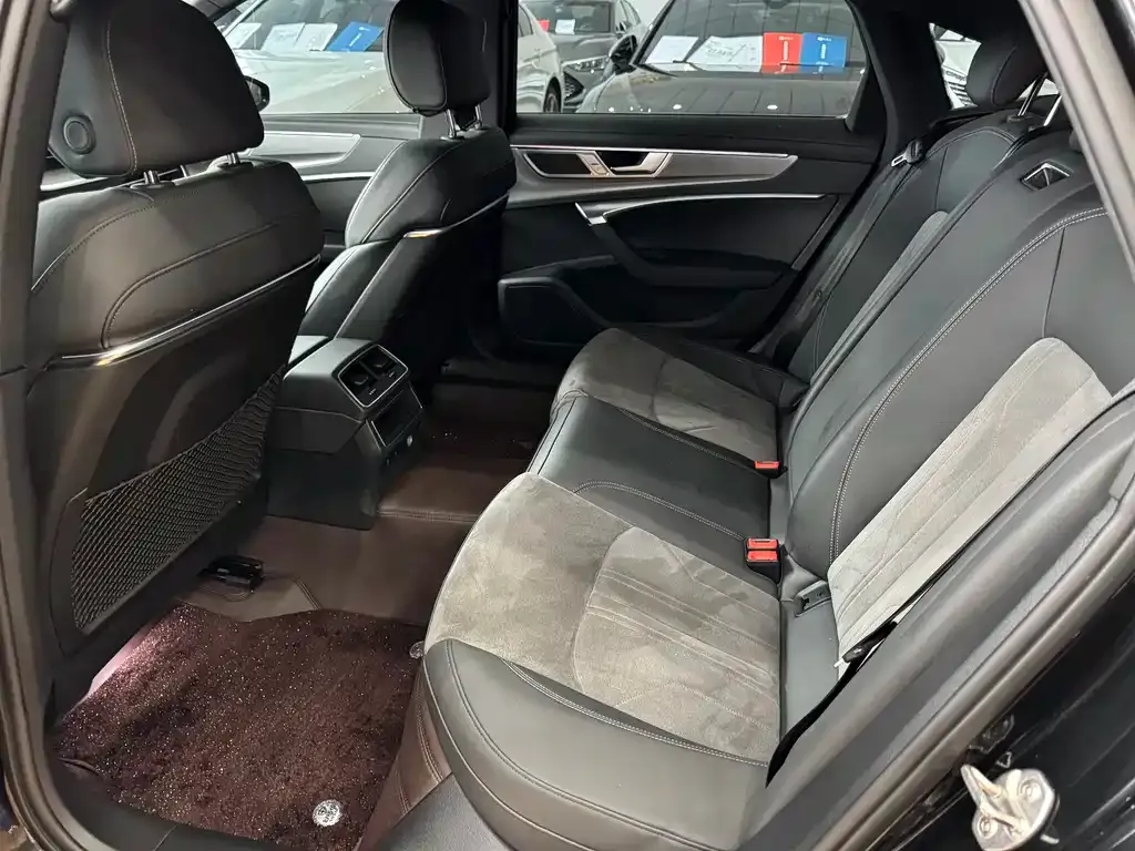 Audi A6L 2024 из CN, фото 10