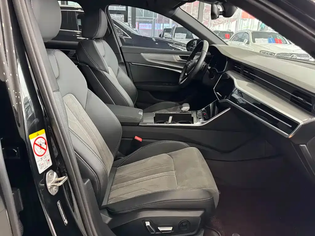 Audi A6L 2024 из CN, фото 9