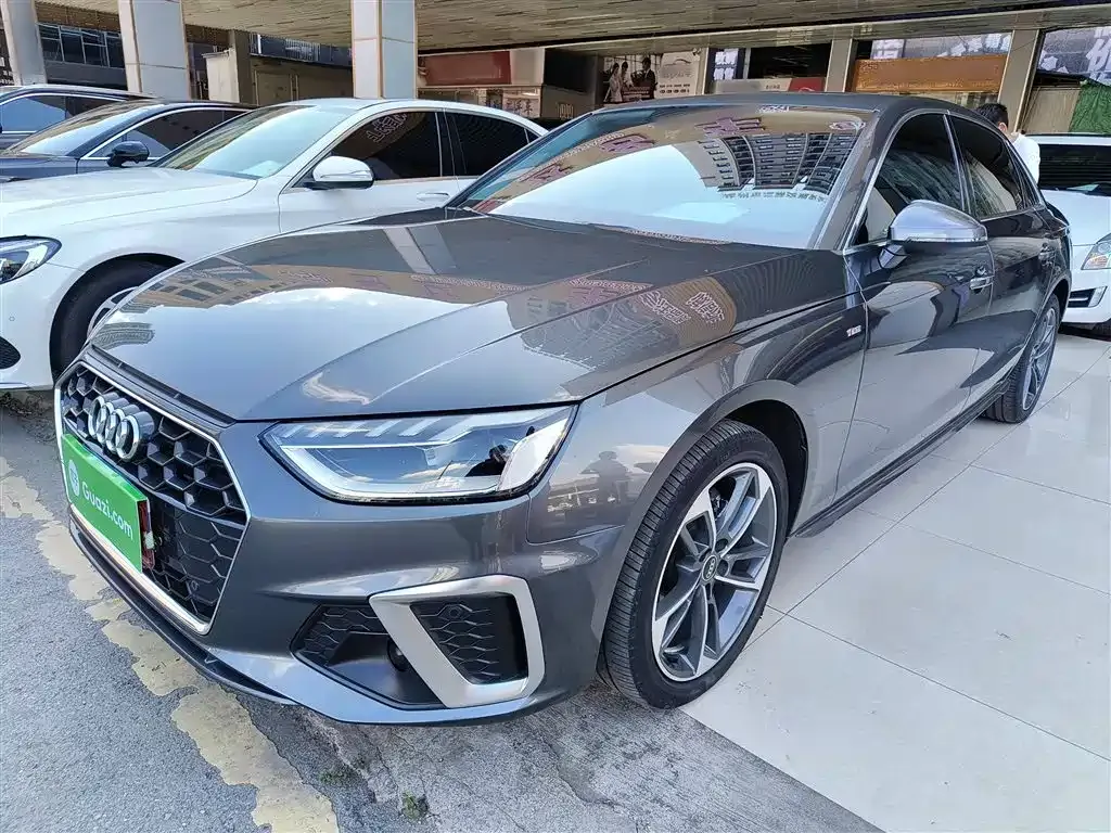 Audi A4L 2022 из CN, фото 2