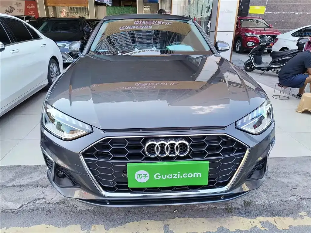 Audi A4L 2022 из CN, фото 3