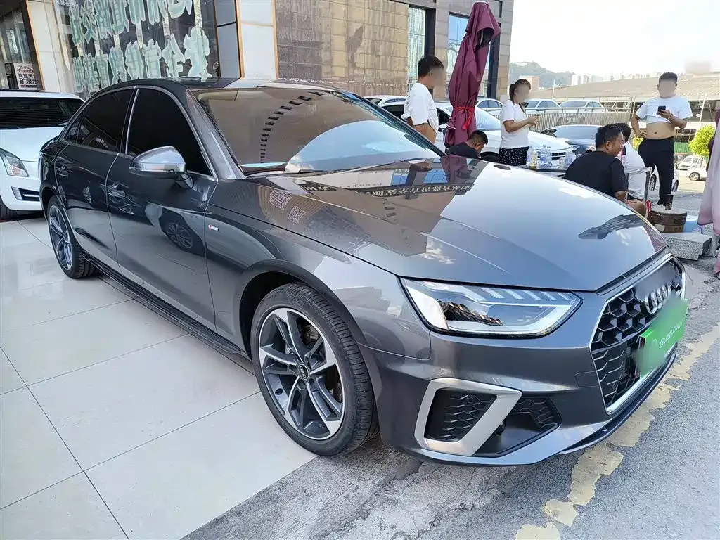 Audi A4L 2022 из CN, фото 4