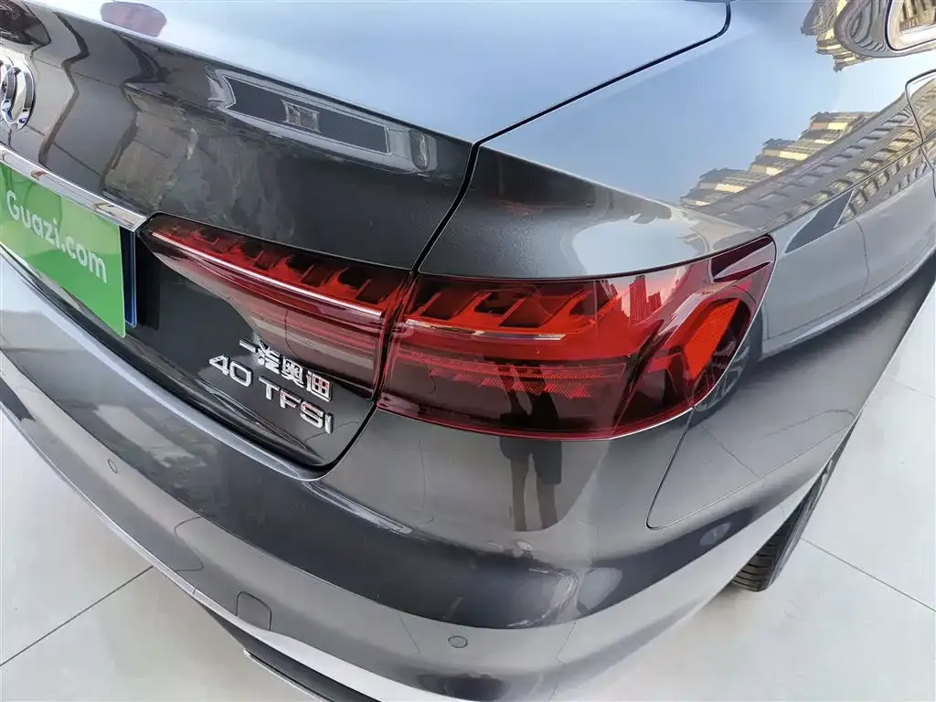 Audi A4L 2022 из CN, фото 8