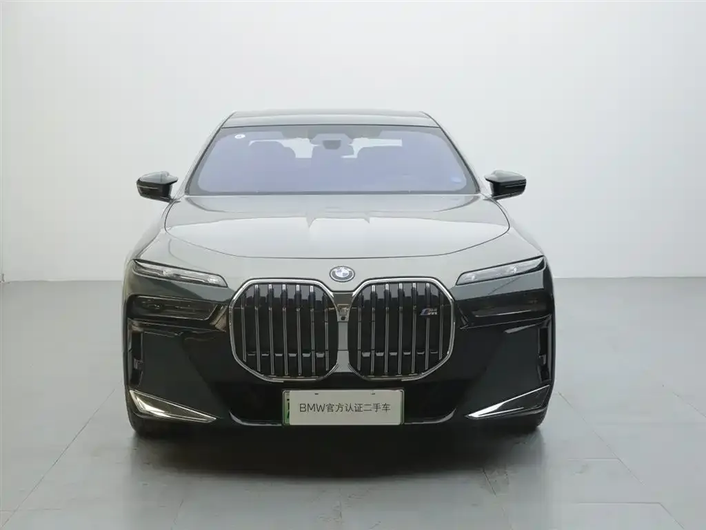 BMW i7 M70L 2023 из CN, фото 2
