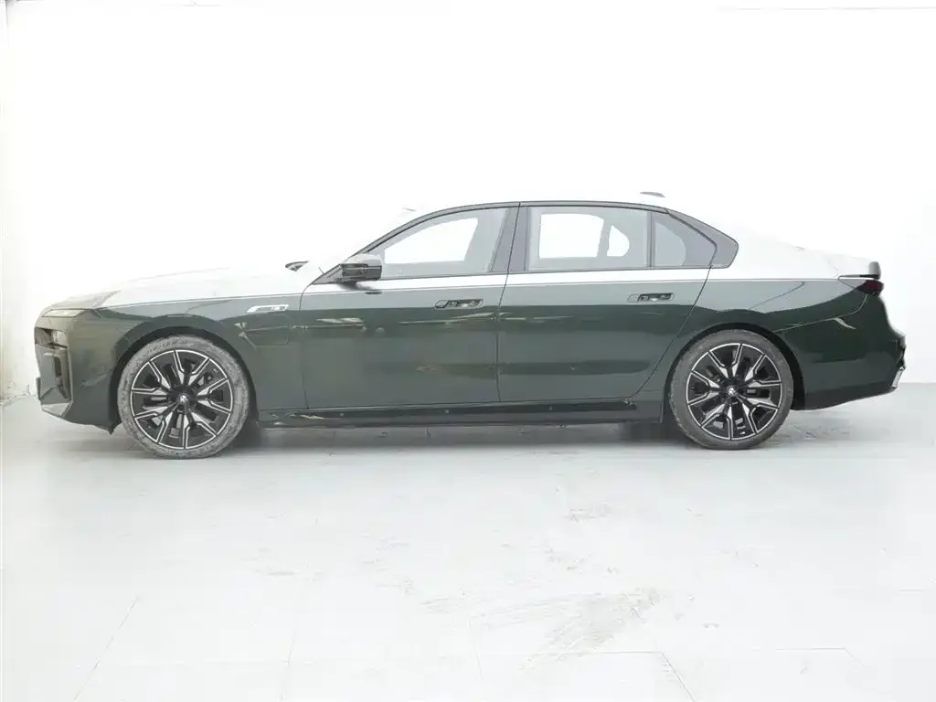 BMW i7 M70L 2023 из CN, фото 3