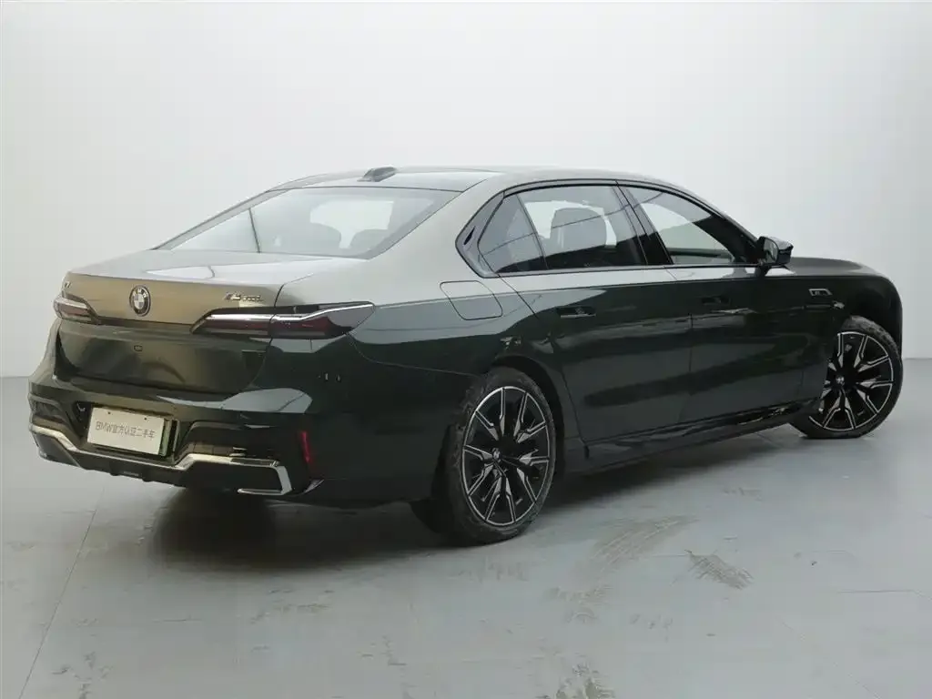 BMW i7 M70L 2023 из CN, фото 4