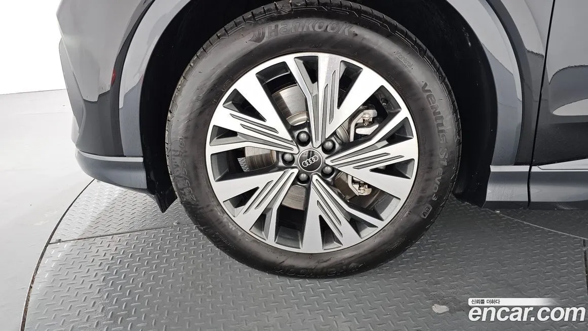 Audi Q4 e-tron 2025 из KR, фото 5