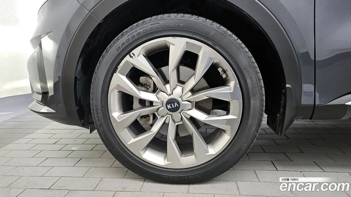 Kia Sorento — фото 5
