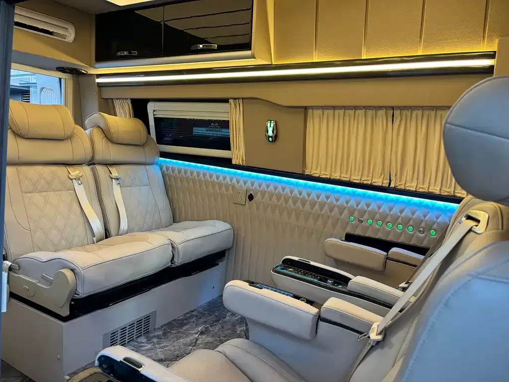 Ford Transit 2023 из CN, фото 5