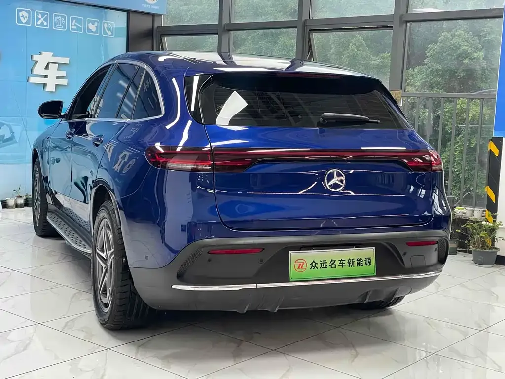Mercedes-Benz EQC — фото 6
