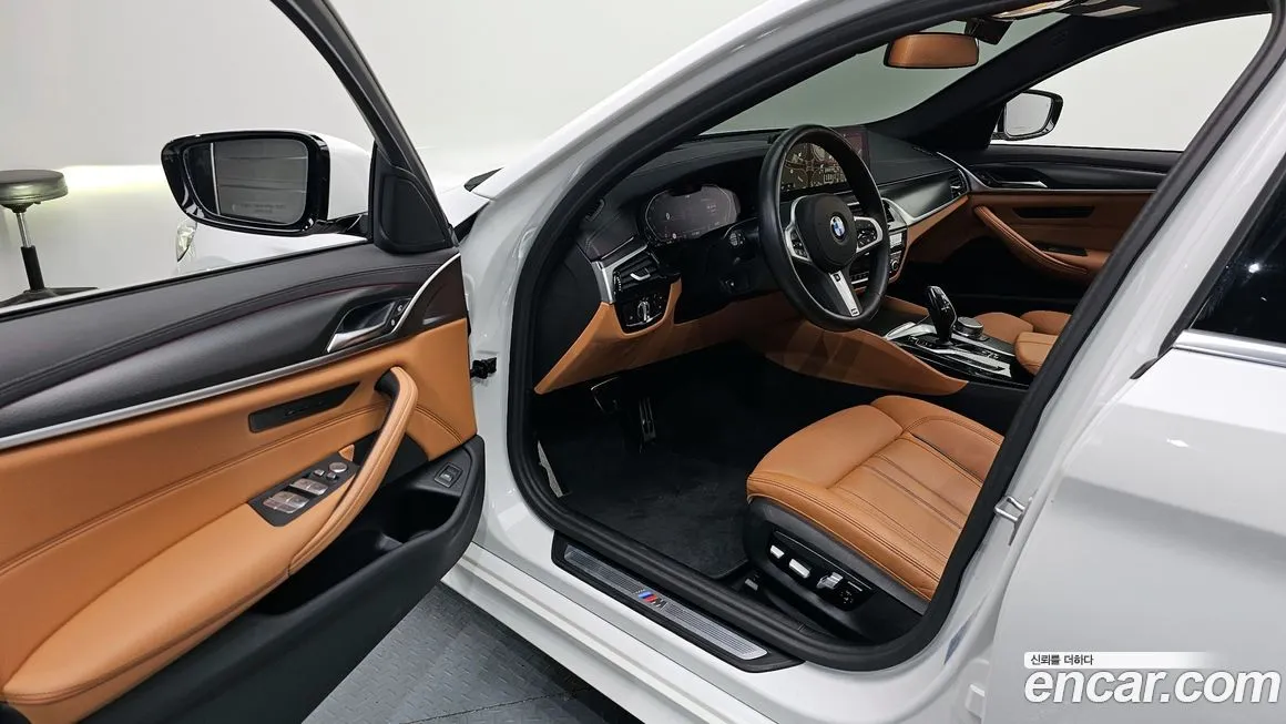BMW 5-Series 2023 из KR, фото 10
