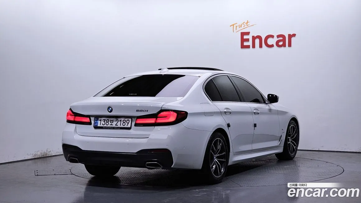 BMW 5-Series 2023 из KR, фото 2