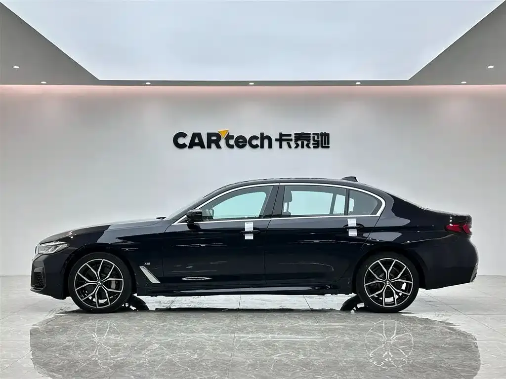 BMW 5 Series 2022 из CN, фото 2