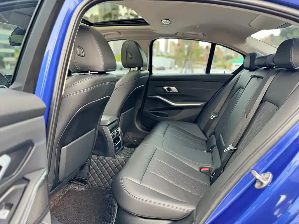 BMW 3 Series 2021 из CN, фото 8