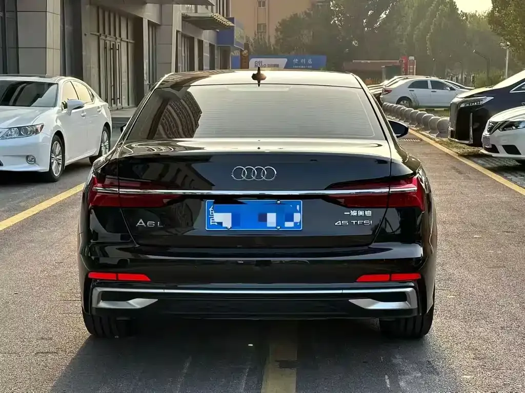 Audi A6L 2025 из CN, фото 5