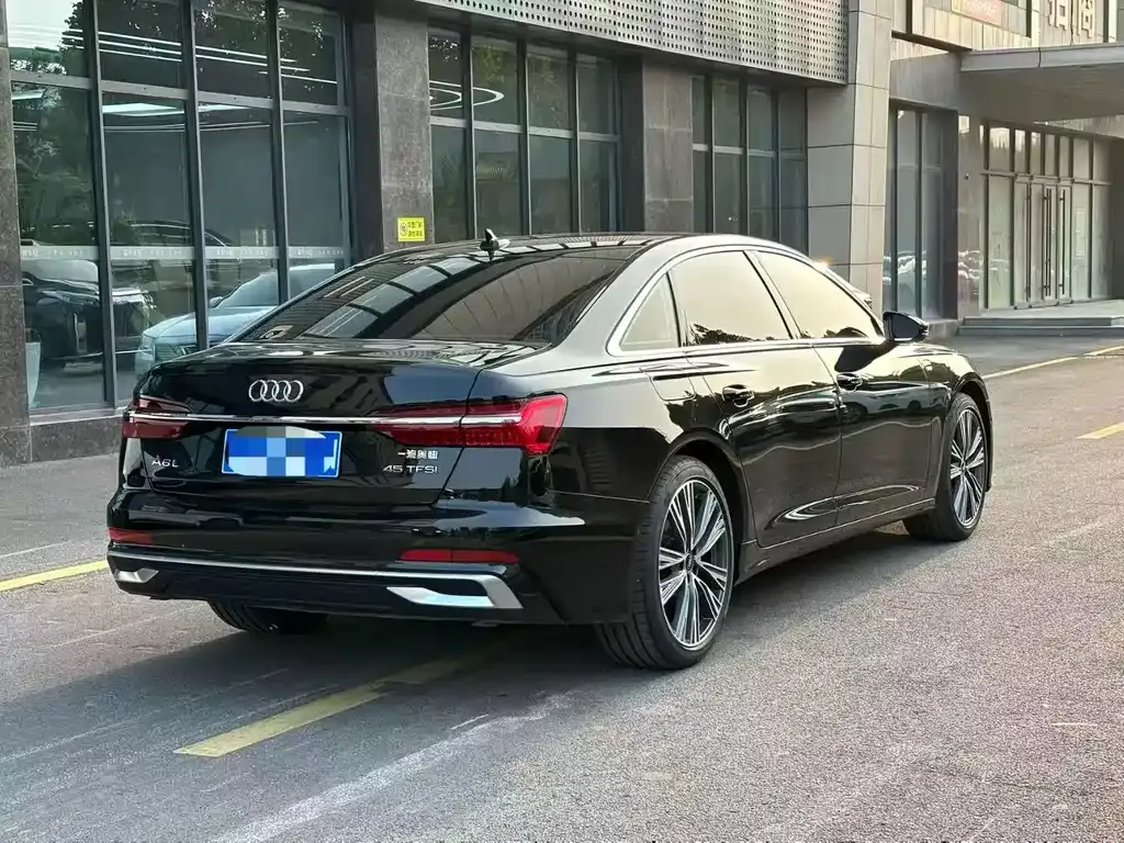 Audi A6L 2025 из CN, фото 6