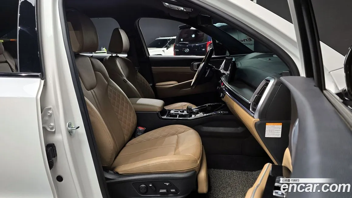 Kia Sorento — фото 10