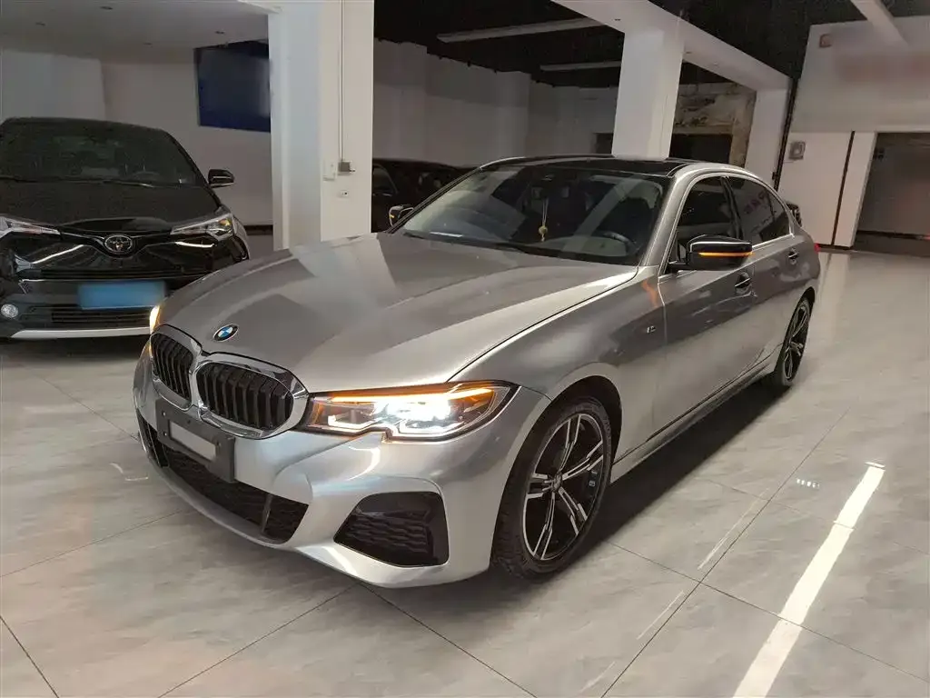 BMW 3 Series 2021 из CN, фото 1
