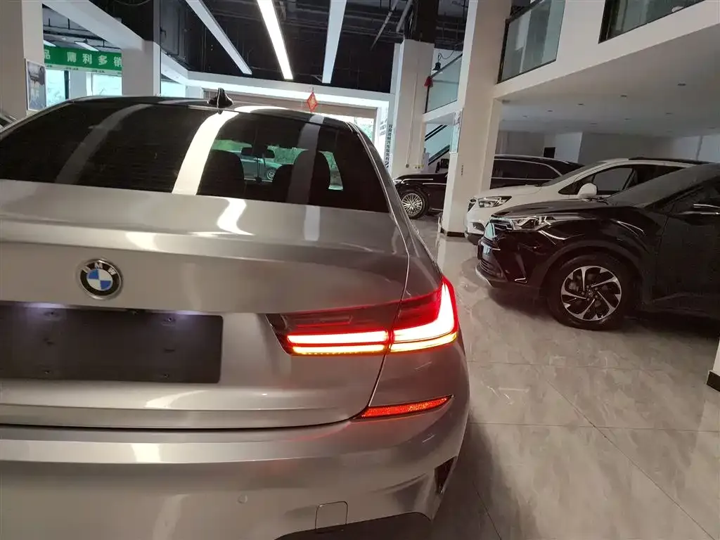 BMW 3 Series 2021 из CN, фото 8