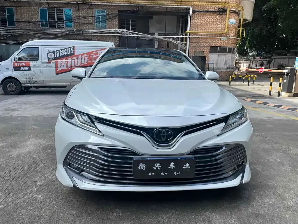 Toyota Camry 2021 из CN, фото 2