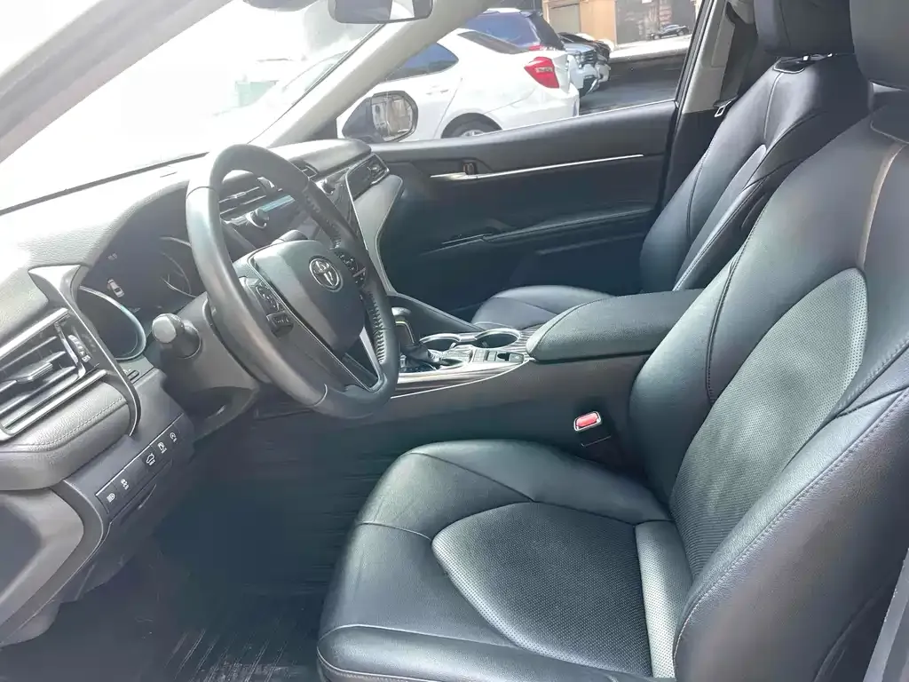 Toyota Camry 2021 из CN, фото 4