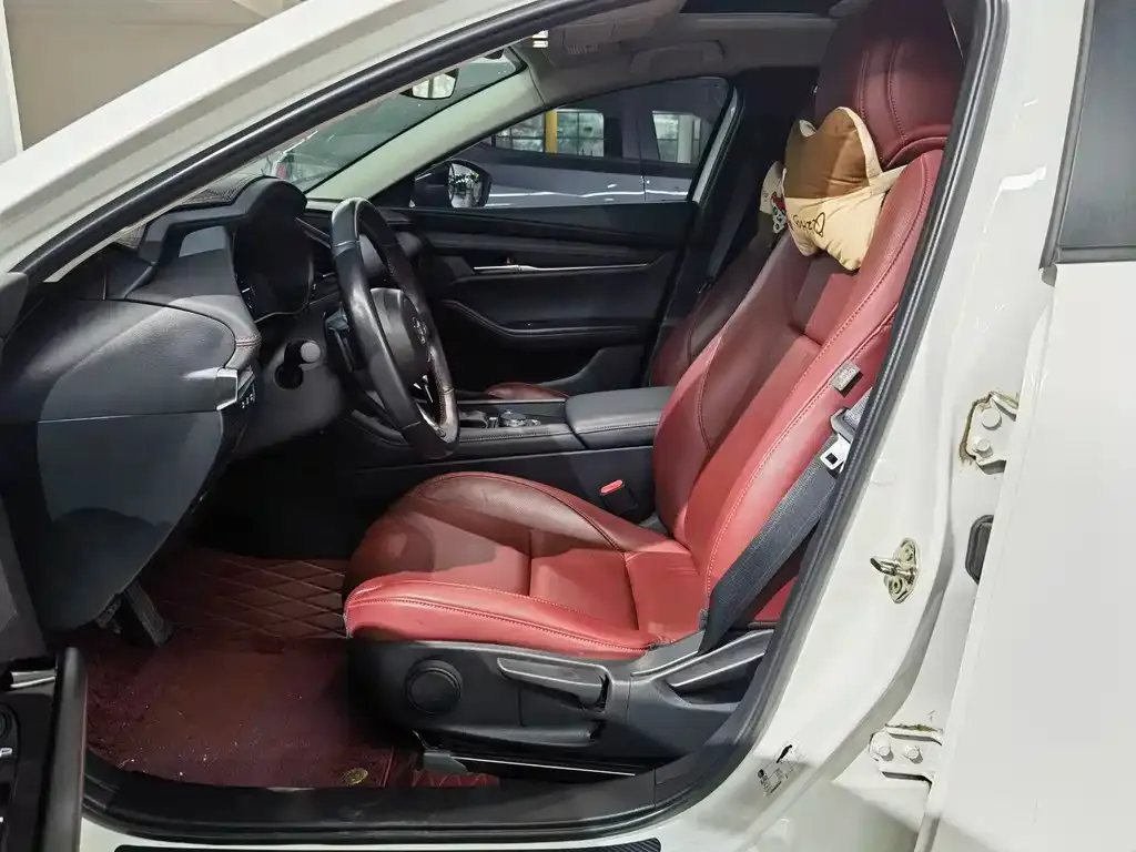 Mazda 3 Axela 2024 из CN, фото 5