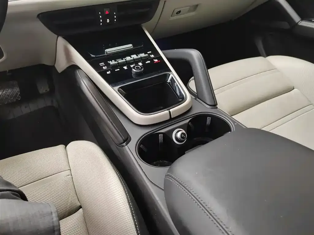 Porsche Cayenne 2023 из CN, фото 10