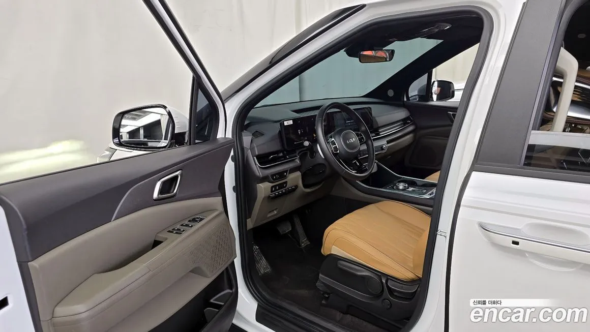Kia Carnival — фото 10