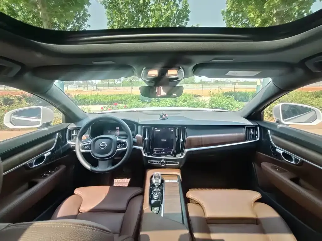 Volvo S90 2023 из CN, фото 4
