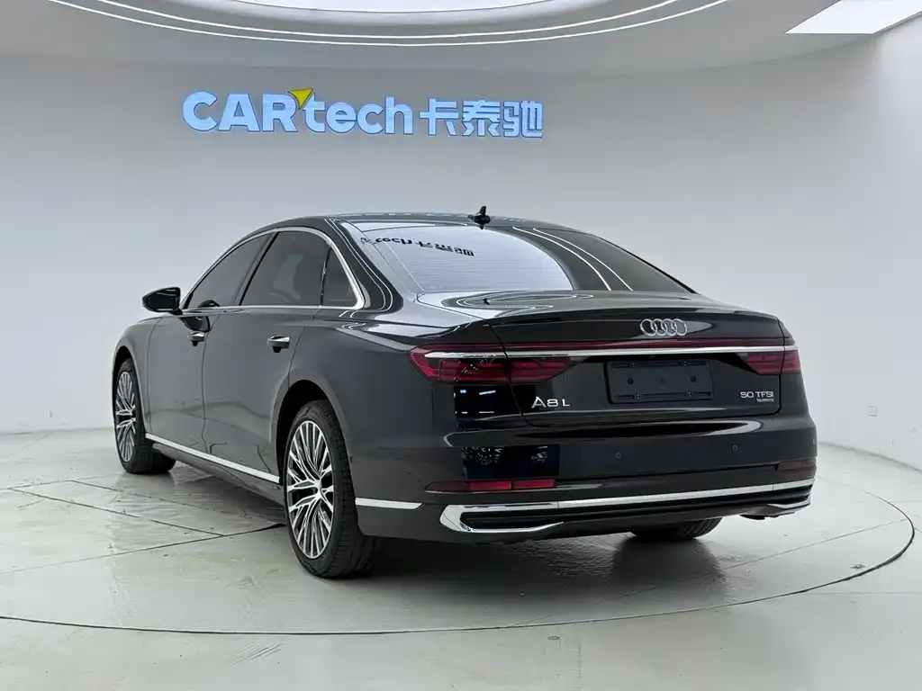 Audi A8 2023 из CN, фото 4