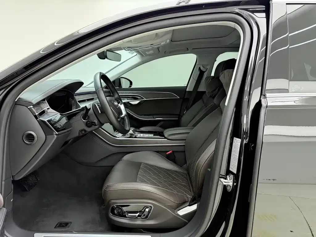 Audi A8 2023 из CN, фото 9