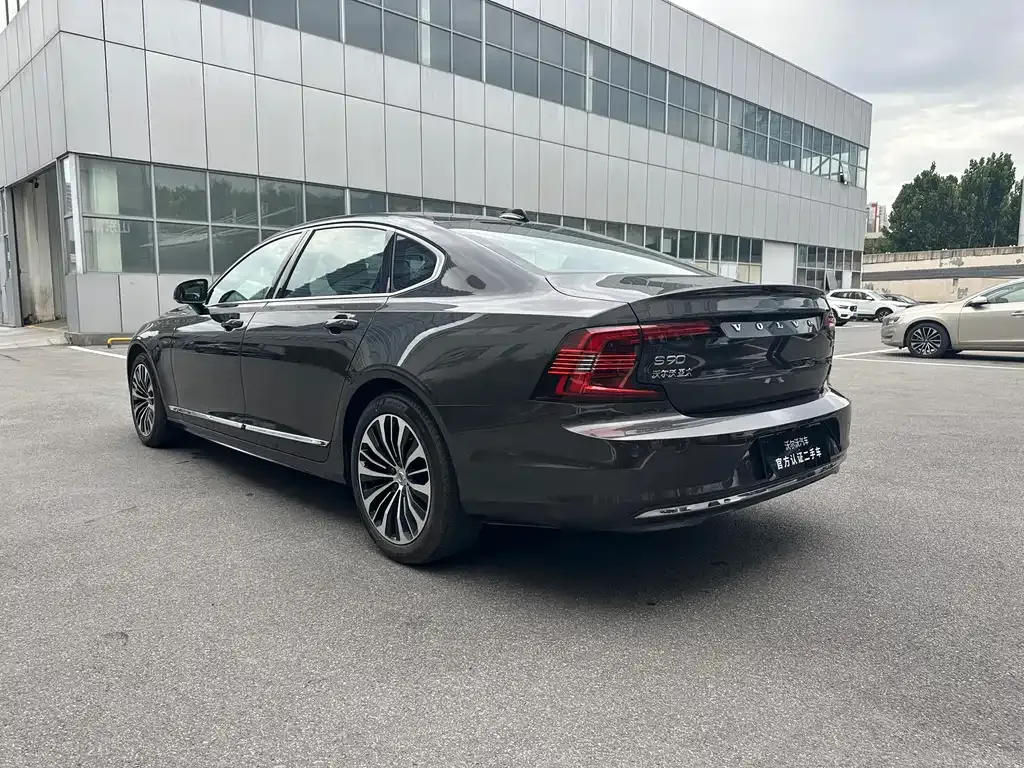 Volvo S90 2024 из CN, фото 6