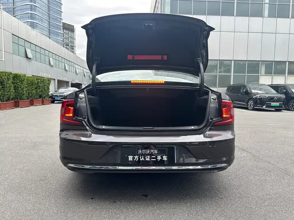Volvo S90 2024 из CN, фото 9