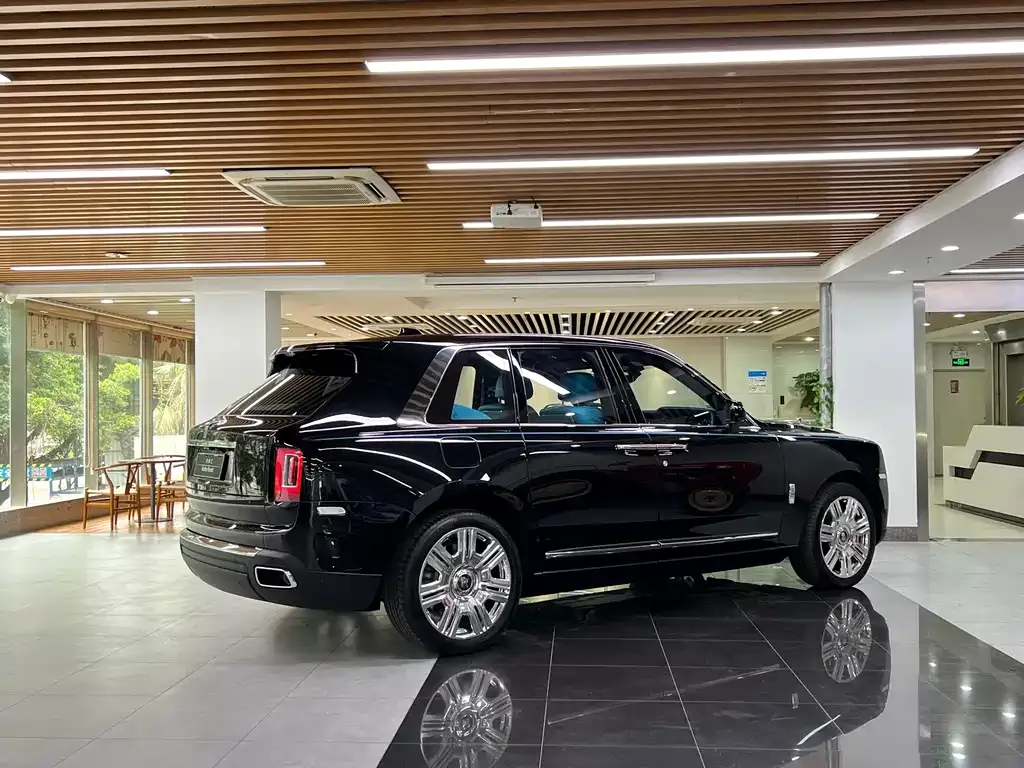 Rolls-Royce Cullinan 2025 из CN, фото 3