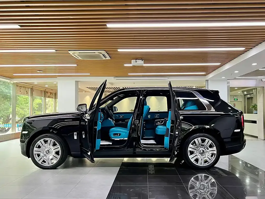Rolls-Royce Cullinan 2025 из CN, фото 4