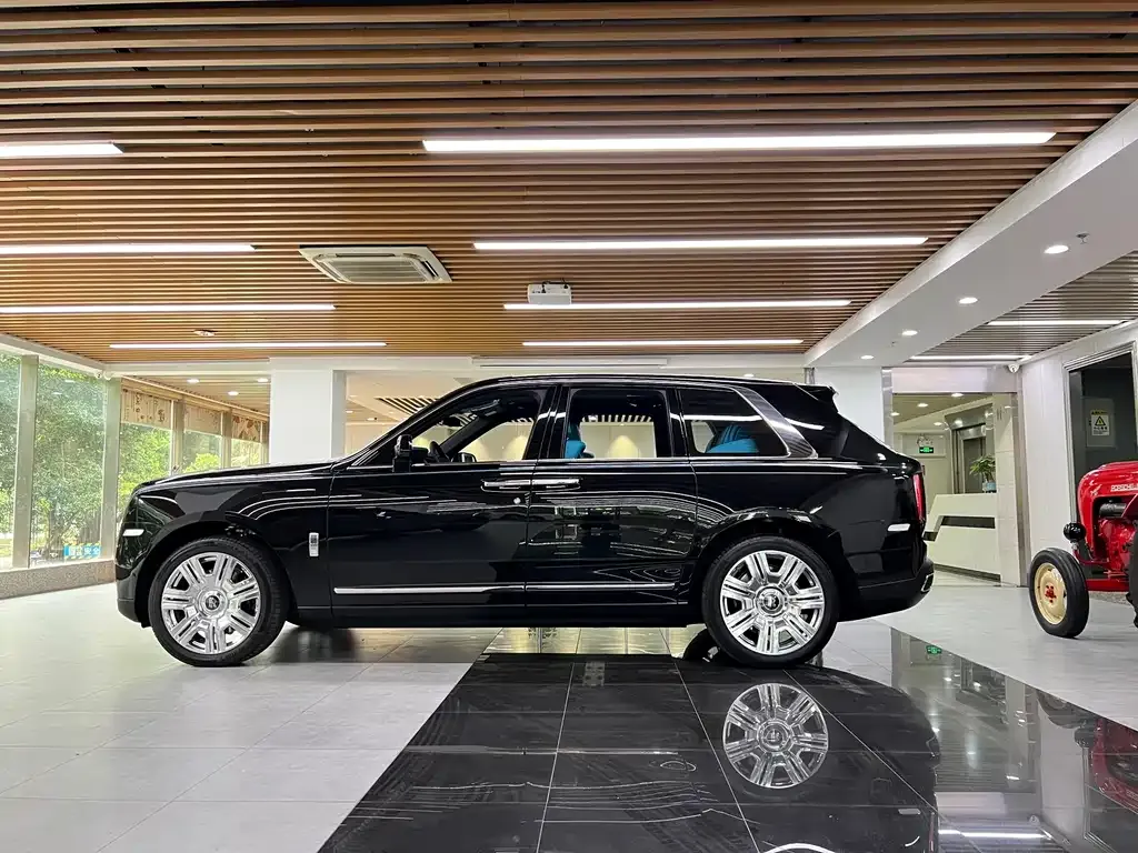 Rolls-Royce Cullinan 2025 из CN, фото 5