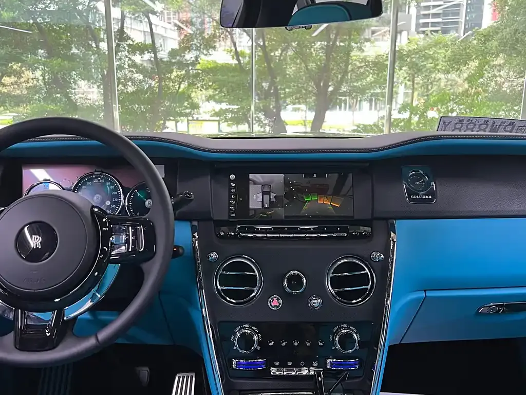 Rolls-Royce Cullinan 2025 из CN, фото 7