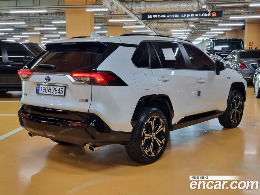 Toyota RAV4 2024 из KR, фото 4