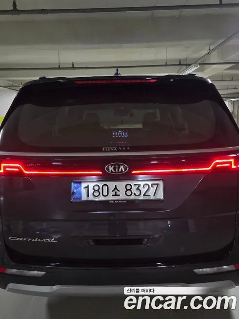 Kia Carnival — фото 4
