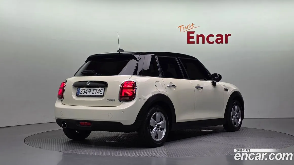 Mini Cooper 2021 из KR, фото 2