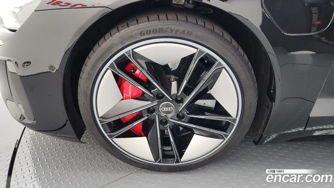 Audi RS e-tron GT 2022 из KR, фото 5
