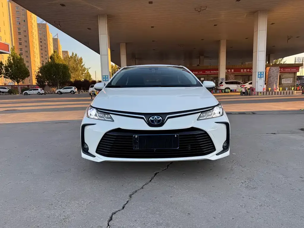 Toyota Corolla — фото 2