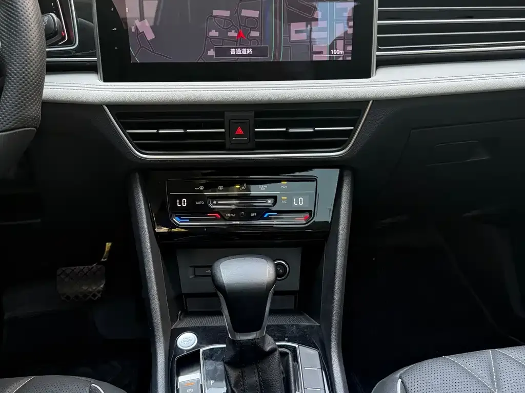 Volkswagen Tiguan L 2022 из CN, фото 7