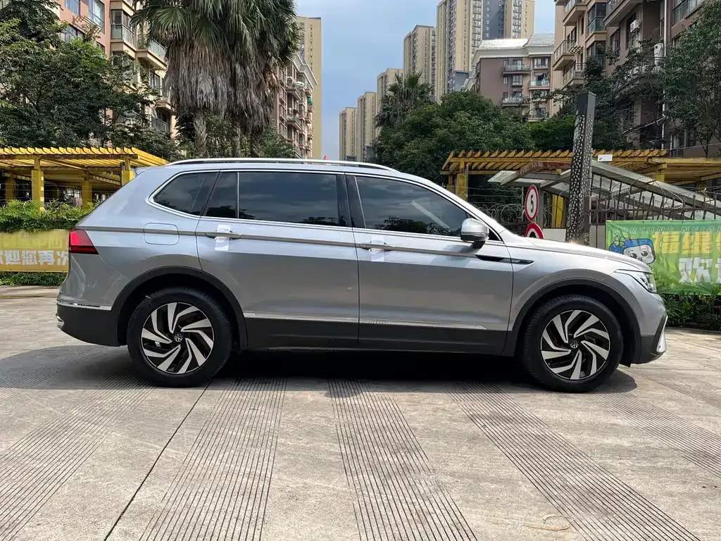 [object Object] Tiguan L 2023 из CN, фото 8