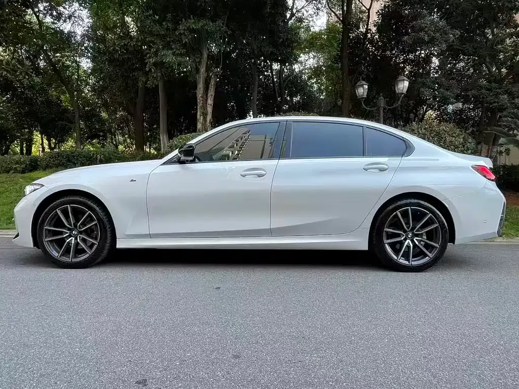 BMW 3 Series 2024 из CN, фото 3