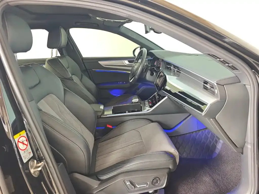 Audi A6L 2023 из CN, фото 6