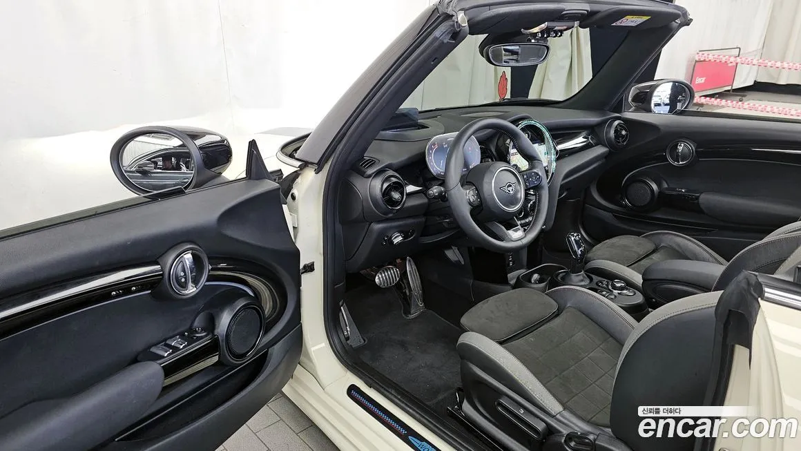 Mini Cooper Convertible 2022 из KR, фото 10